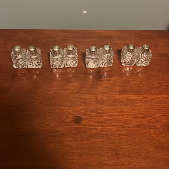 Godinger Silver Art Co Ltd Salt and Pepper Shakers
Mini Glass Dining Holiday 8 - Picture 3 of 4